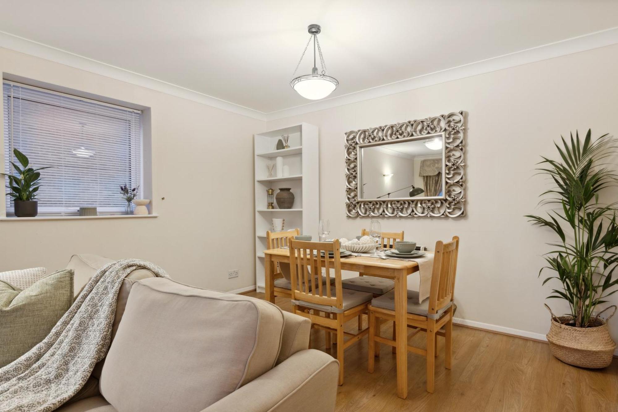 Parea Living - Quaint And Stylish Flat W Sunny Terrace Apartment *