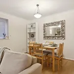 Parea Living - Quaint And Stylish Flat W Sunny Terrace