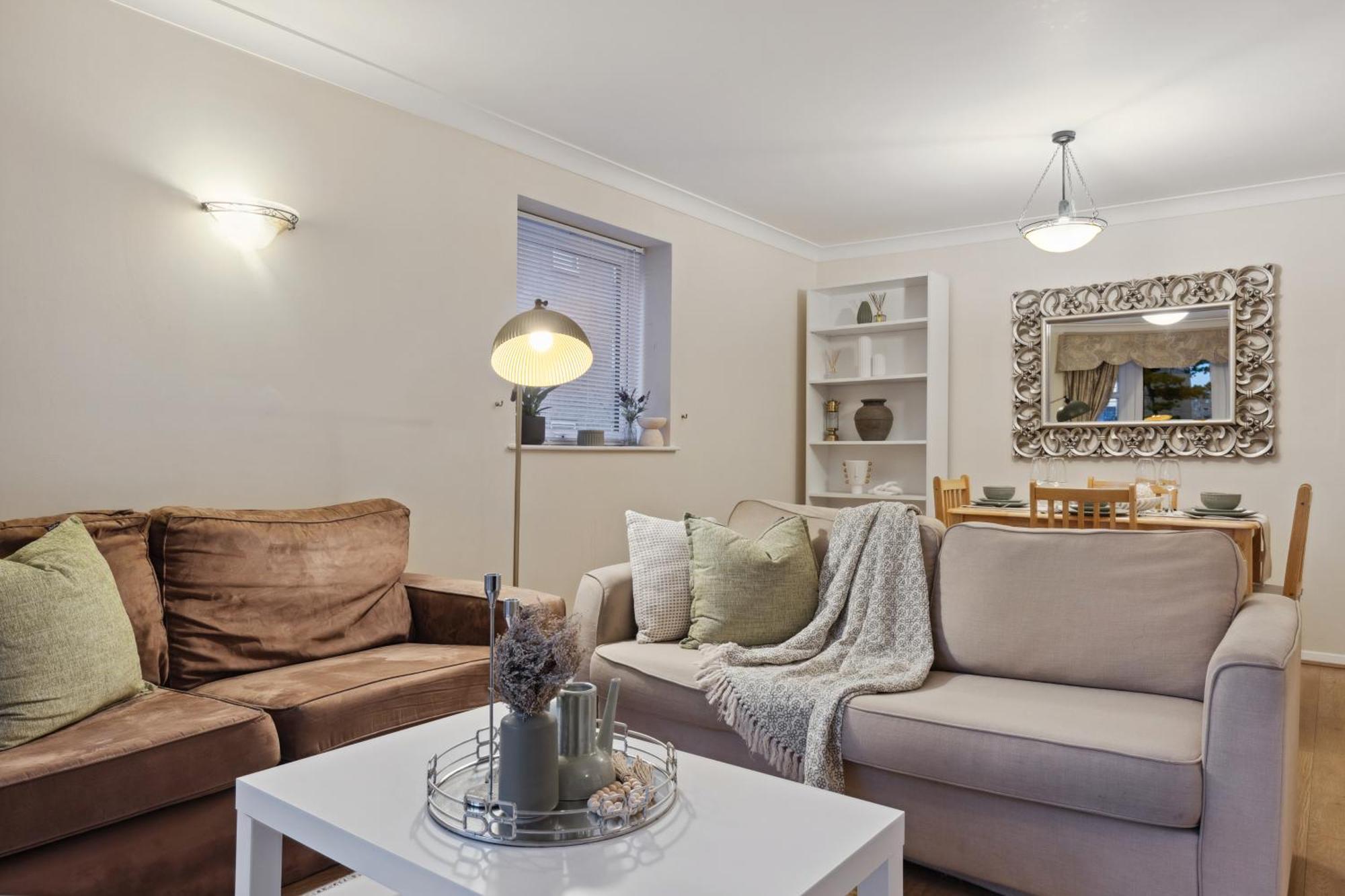 Parea Living - Quaint And Stylish Flat W Sunny Terrace Londra