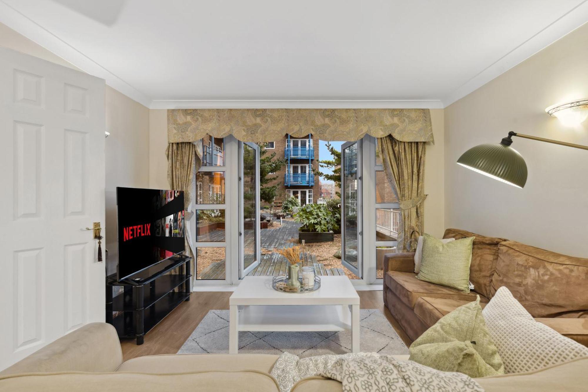 Parea Living - Quaint And Stylish Flat W Sunny Terrace *